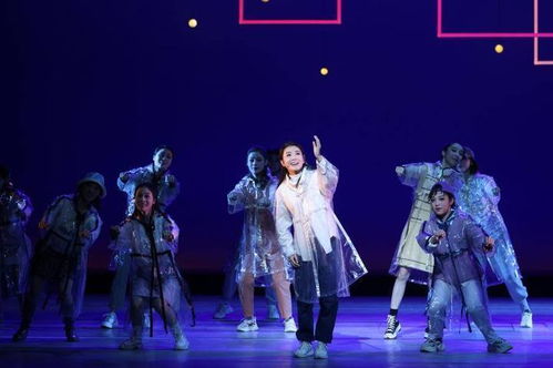 《心若有光，照亮彼岸》 越劇《錢塘里》駐場(chǎng)演出收官舞臺(tái)藝術(shù)造型策劃